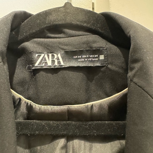 Black blazer - Picture 2 of 2